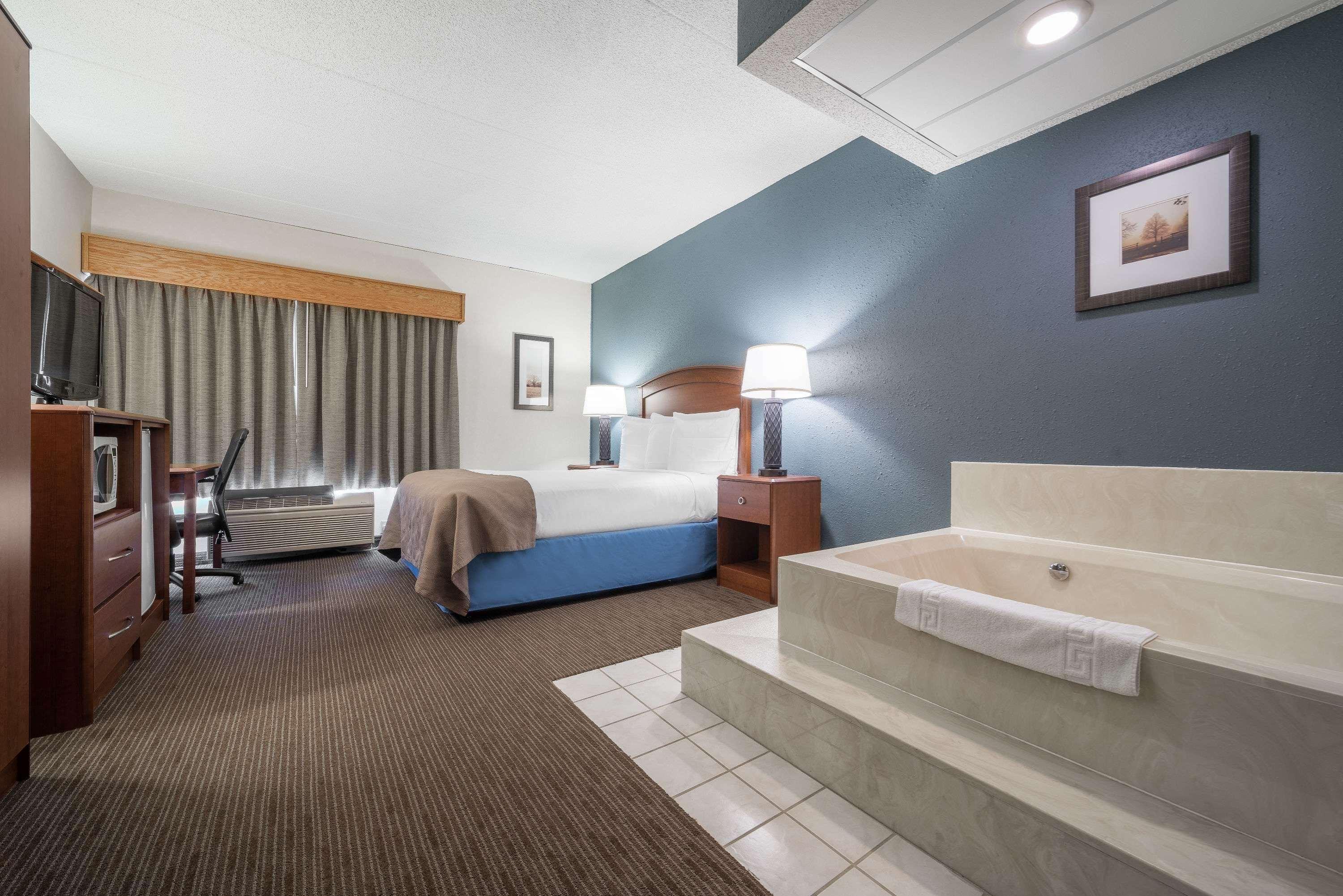 Americinn By Wyndham Hutchinson Buitenkant foto