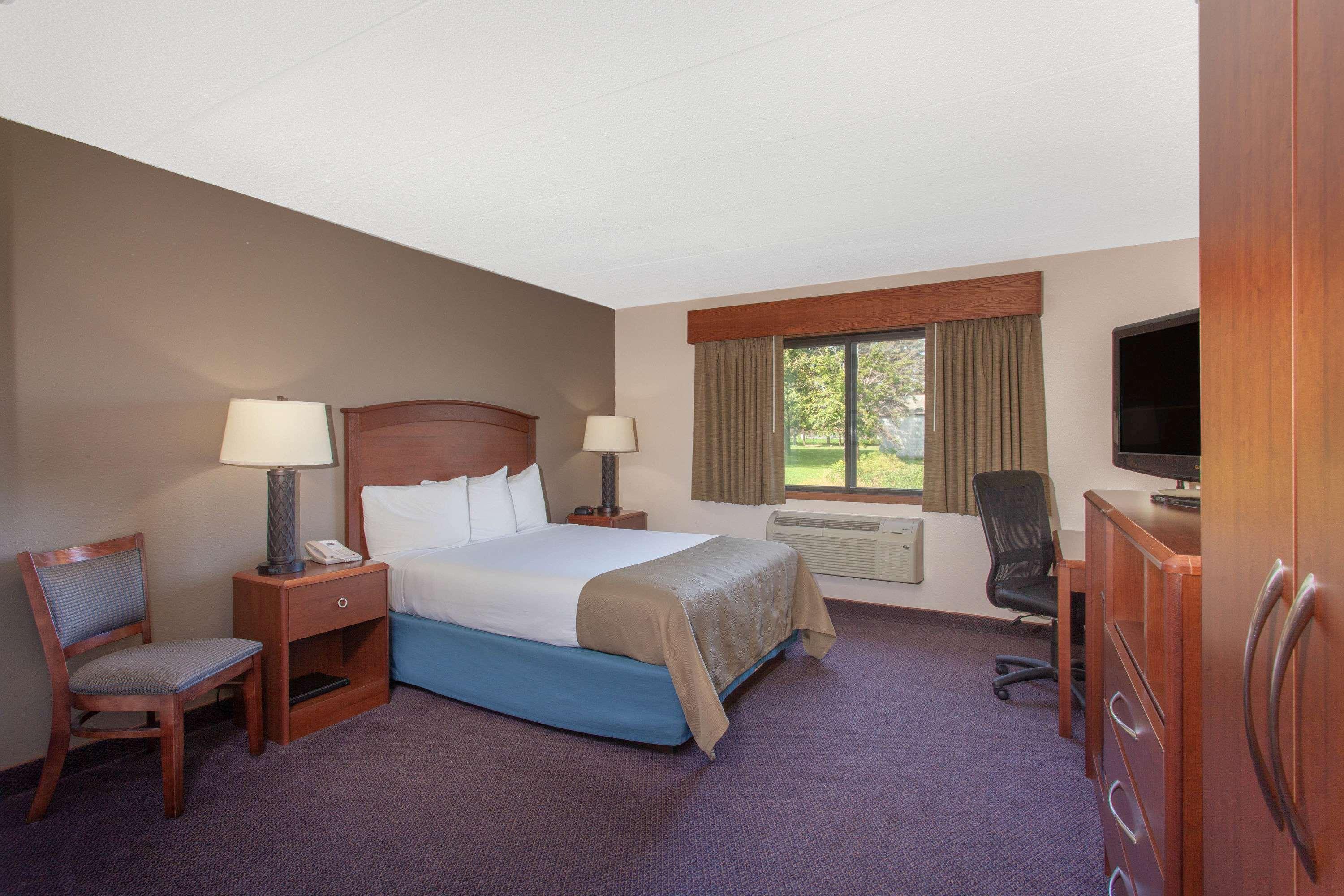 Americinn By Wyndham Hutchinson Buitenkant foto