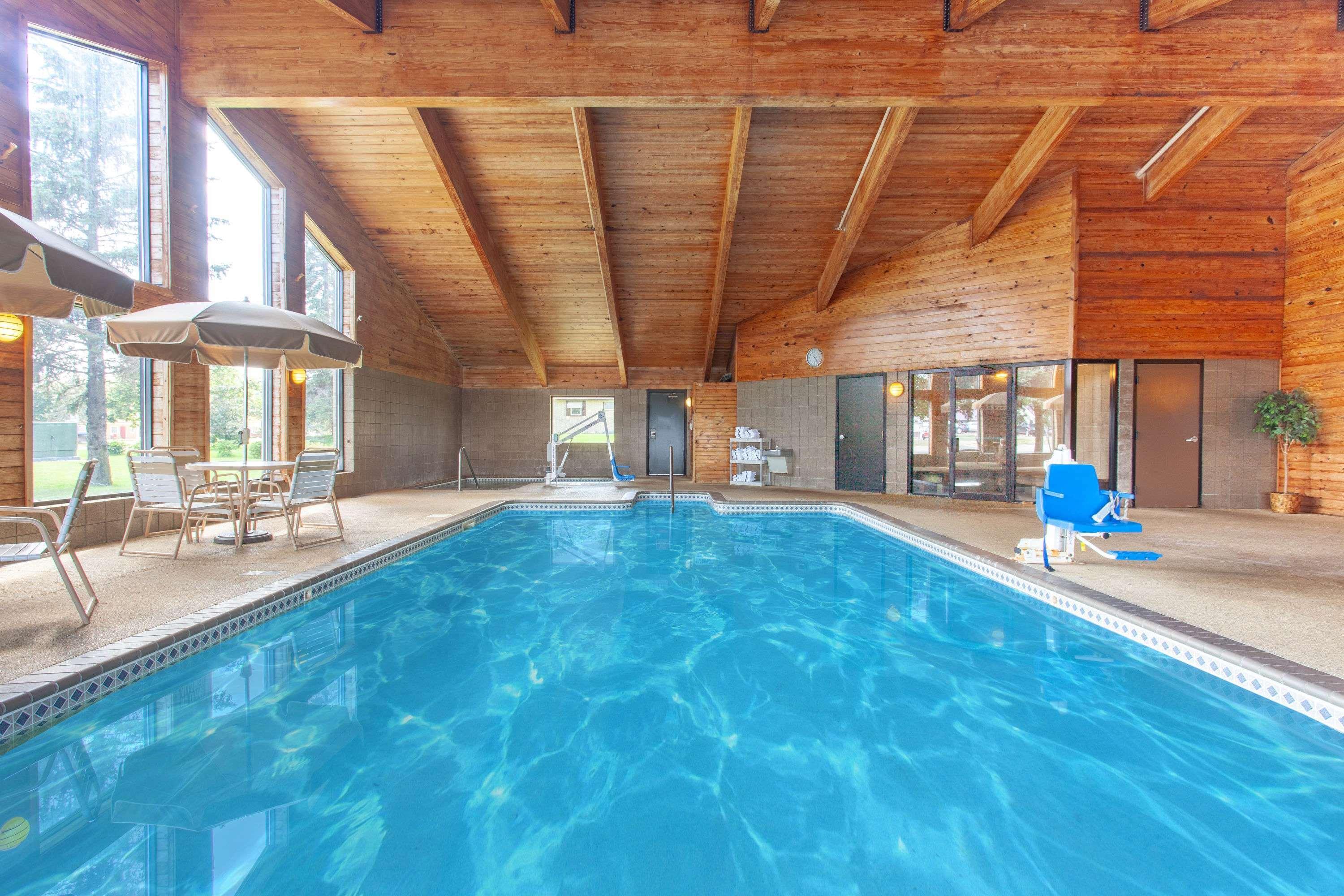 Americinn By Wyndham Hutchinson Buitenkant foto