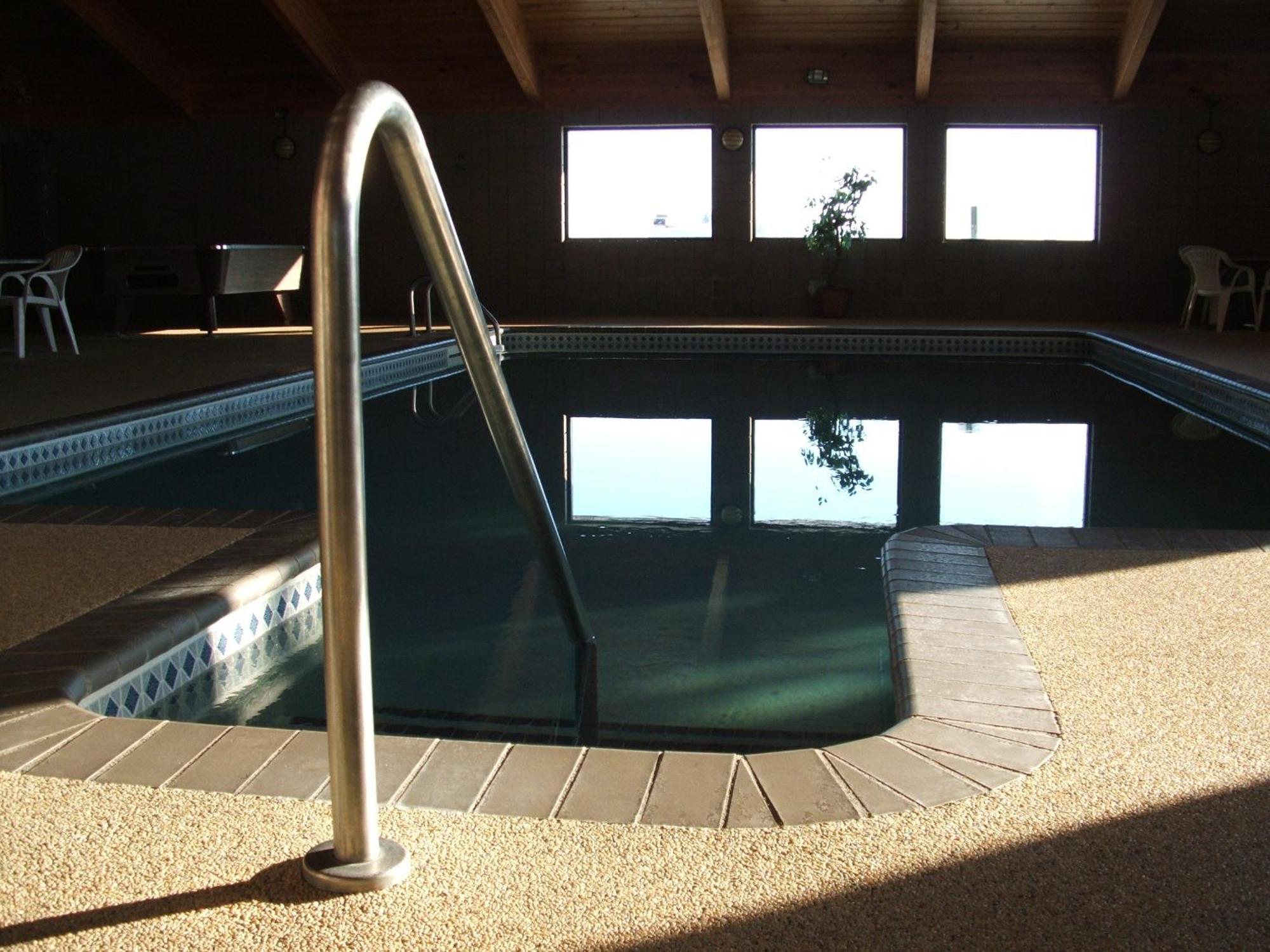 Americinn By Wyndham Hutchinson Buitenkant foto