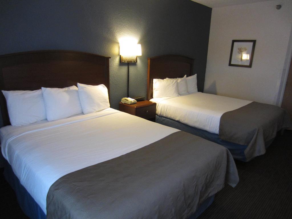 Americinn By Wyndham Hutchinson Kamer foto