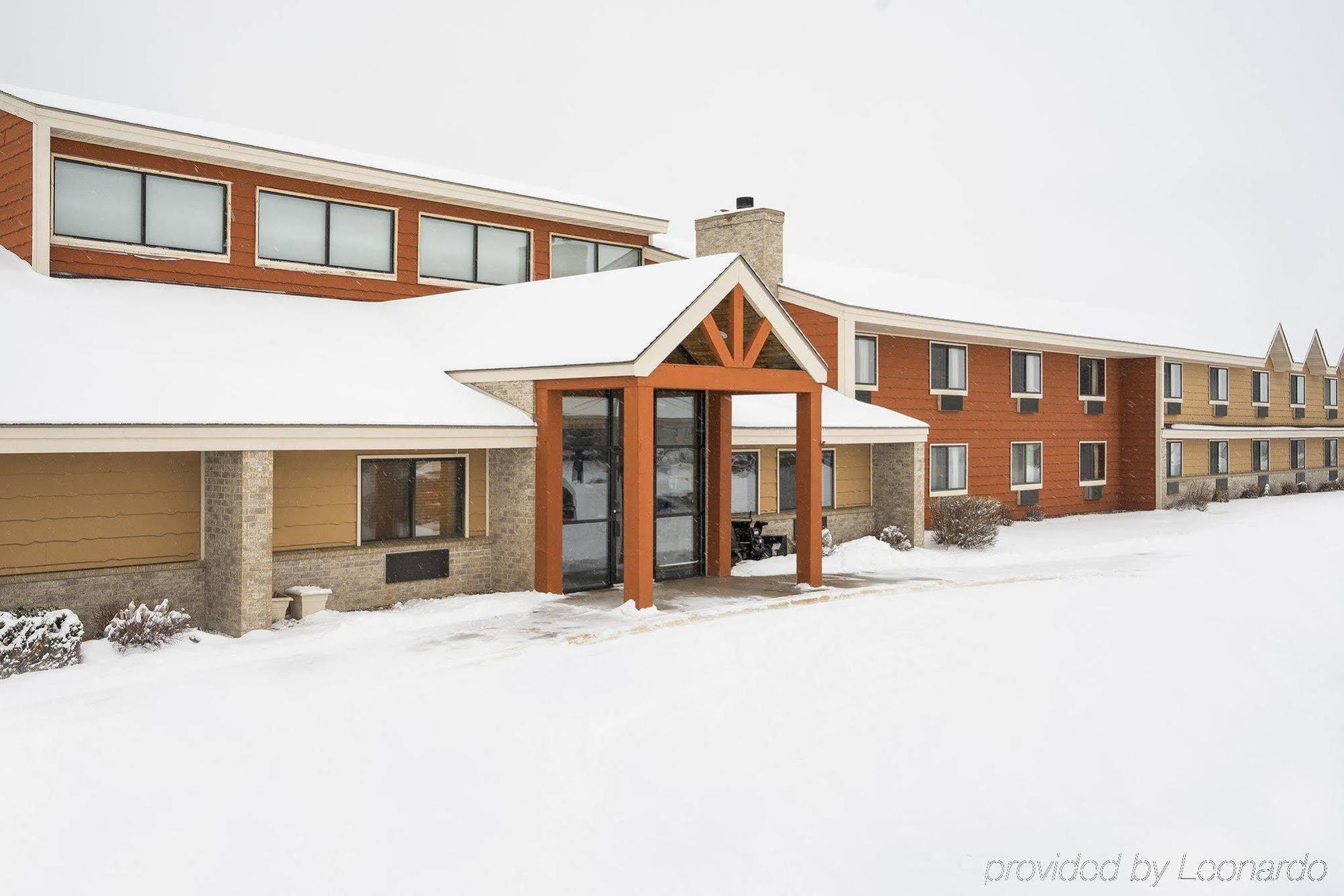 Americinn By Wyndham Hutchinson Buitenkant foto